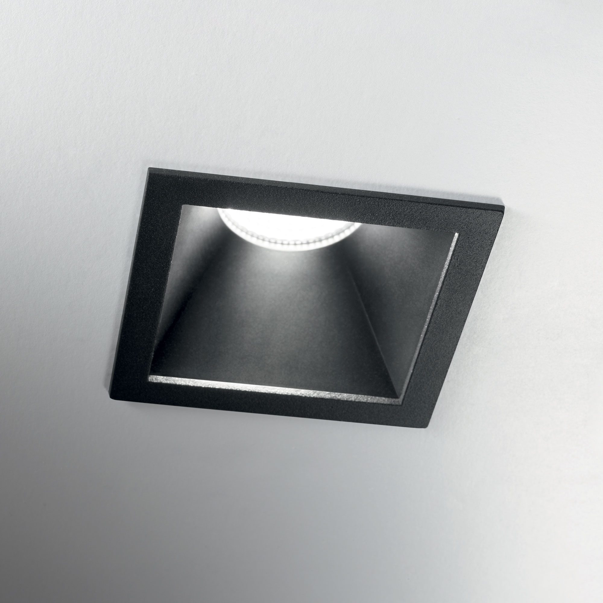 GAME TRIM SQUARE 11W 3000K WH BK