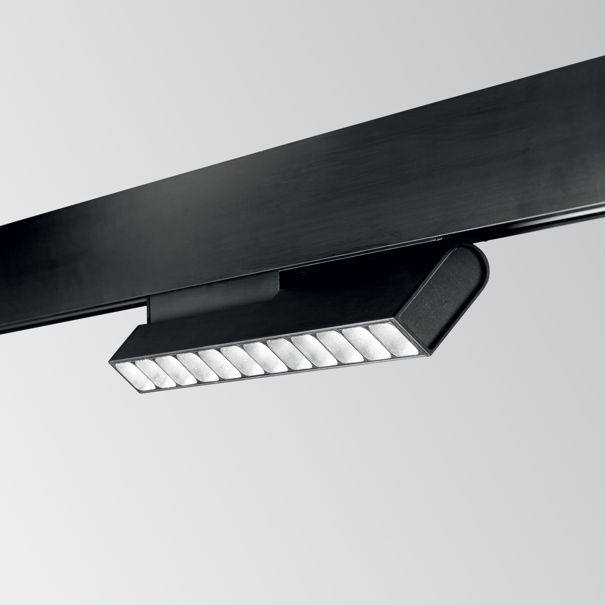 EGO FLEXIBLE ACCENT 13W 3000K ON-OFF BK