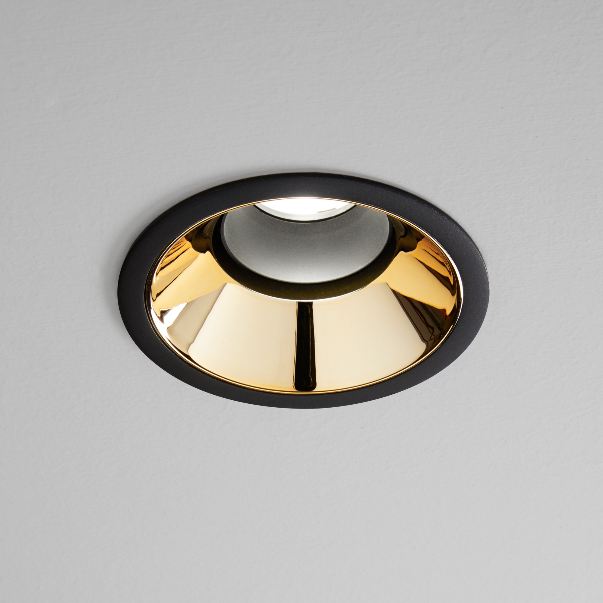 ZEUS FRAME TRIM ROUND 21W WH