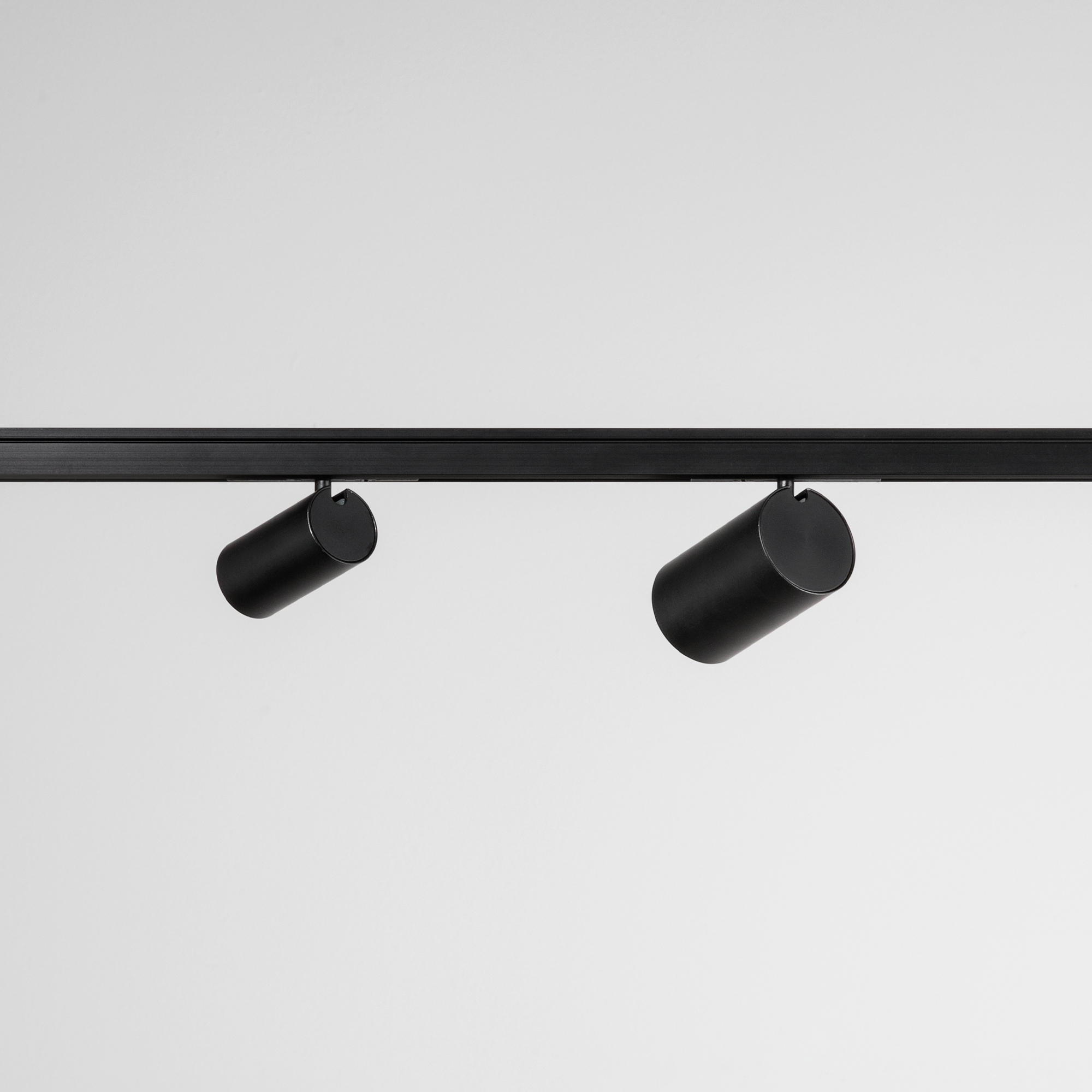 DEVA TRACK 2,5W BK