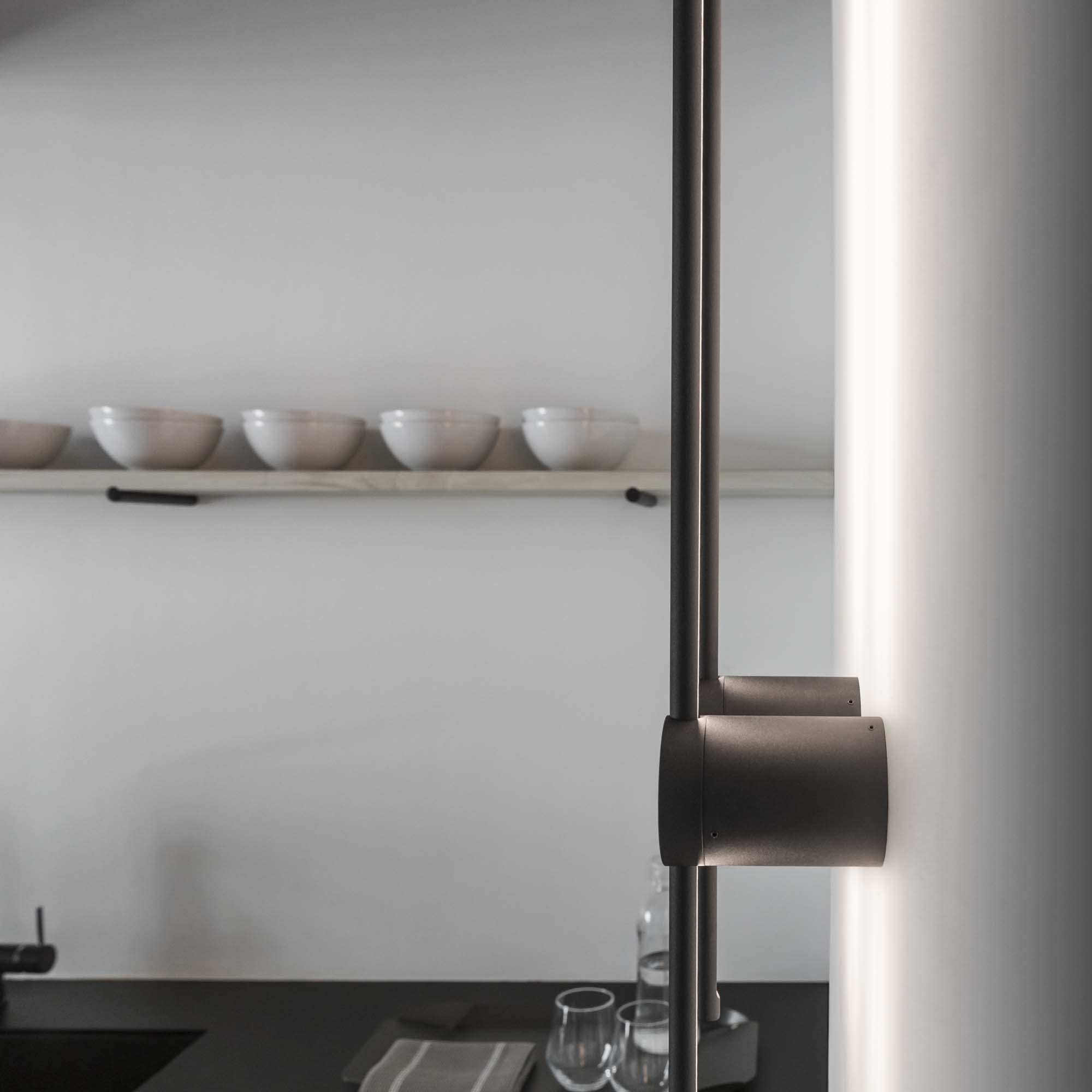 ESSENCE AP D070 NERO 4000K