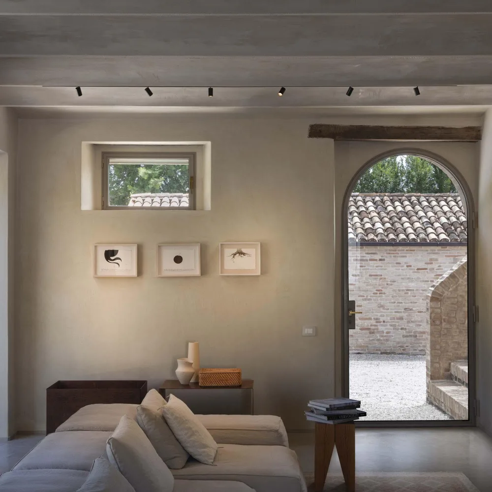 DEVA PROFILE RECESSED 2000 mm BK - Location