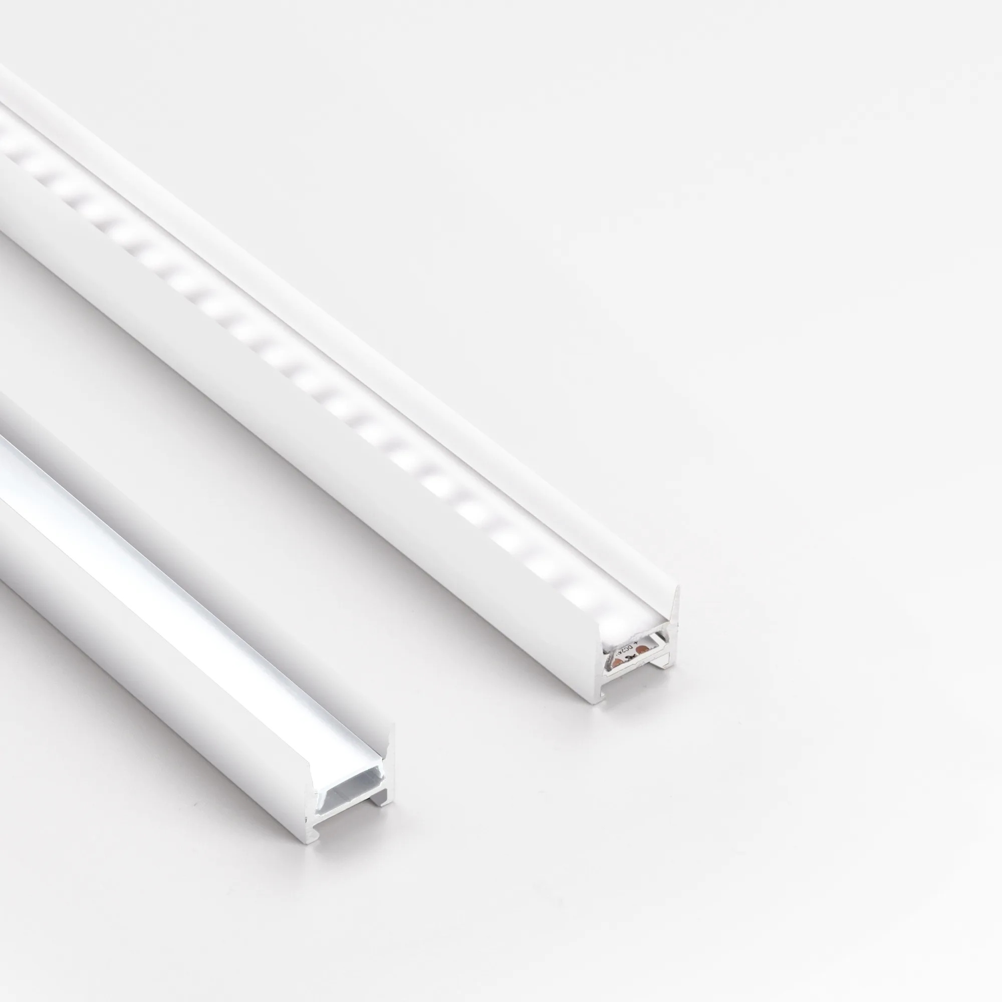 SLOT SUR D16 x D22 2000 mm WH