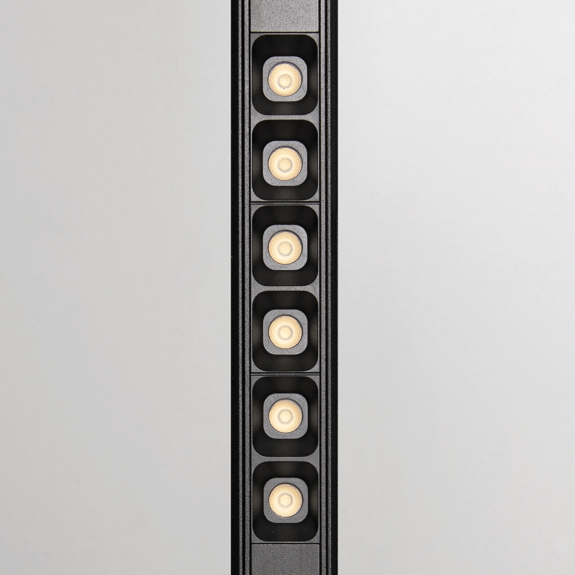 EGO ACCENT 07W 3000K ON-OFF BI