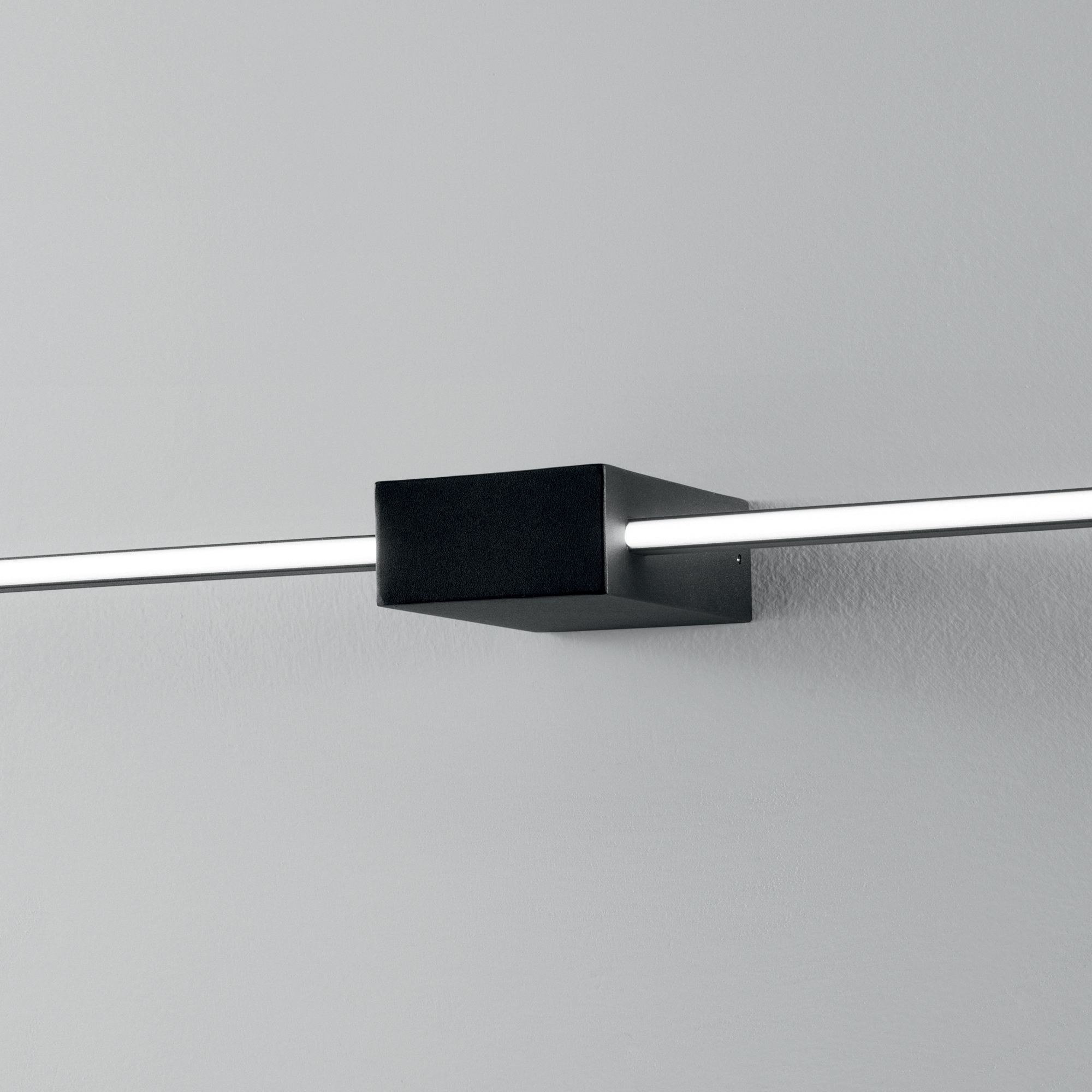 ESSENCE AP SQUARE D075 LUCE DIR. NERO 3000K